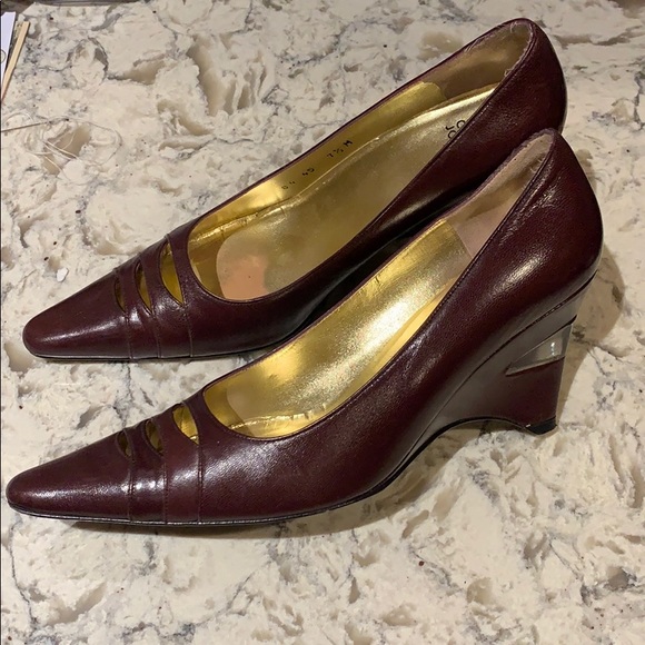 Charles Jourdan Brown Leather + Lucite Shoes - Picture 3 of 4